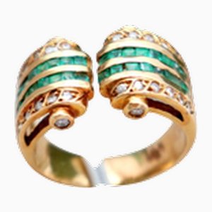 Goldring mit Diamanten im Brillantschliff