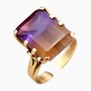 Gold Ring with Bicolor Cut Amethyst