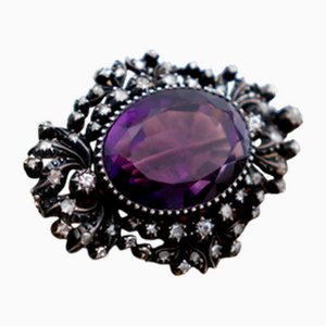 Goldbrosche mit Diamanten