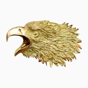 Goldene Brosche in Adlerkopfform