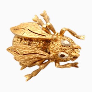 Goldbrosche in Bienenform mit Reliefs und Applikationen