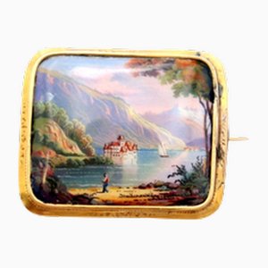 Goldbrosche mit Emaillemalerei