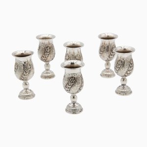 Silberne Tassen mit Blumenmotiven, 6 . Set