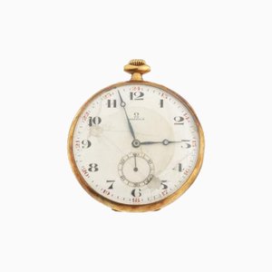 Reloj de bolsillo dorado de Omega