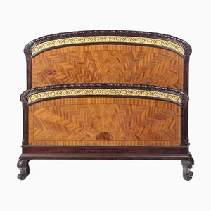 Bett im Louis XV-Stil