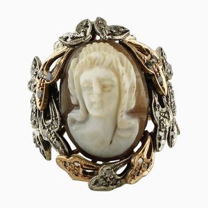 Gravierter Ring aus Roségold und Silber mit Kamee, blauen Saphiren und Diamanten
