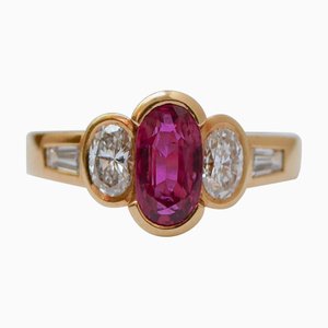 18 Karat Yellow Gold Ring with Ruby and Diamonds