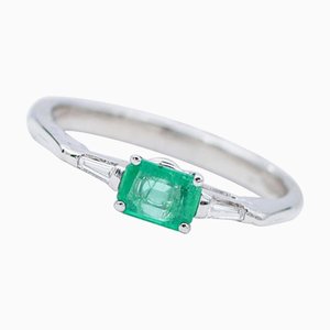 White Gold Ring with Emerald and Diamonds