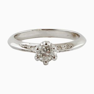 Verlobungsring aus 18 Karat Weißgold mit weißen Diamanten