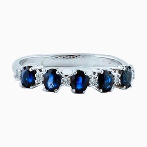 Ring aus 18 Karat Weißgold mit Diamanten und blauen Saphiren
