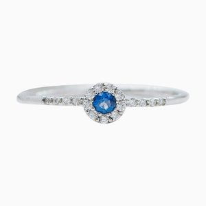 Moderner Ring aus 18 Karat Weißgold mit Saphir und Diamanten