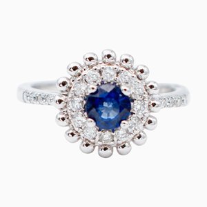 Verlobungsring aus 18 Karat Weißgold mit blauem Saphir und Diamanten
