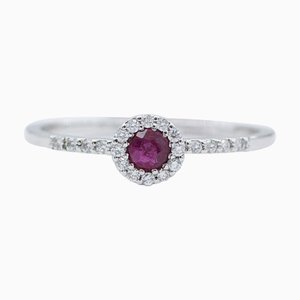 Ring aus 18 Karat Weißgold mit Rubin und Diamanten