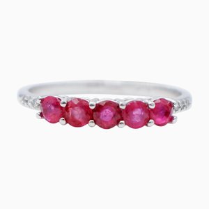 Ring aus 18 Karat Weißgold mit Diamanten und Rubinen
