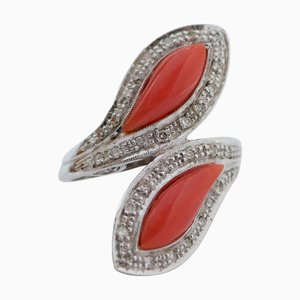 Weißgoldring mit Koralle und Diamanten
