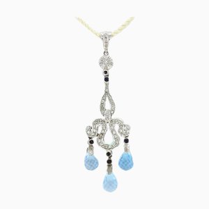 Handgefertigter Weißgold-Anhänger mit Diamant, Saphiren und Aquamarin