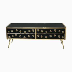 Aparador de vidrio negro con bordes y patas de latón de Justfurnituress
