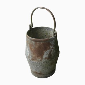 Seau de Puits Riveté en Métal