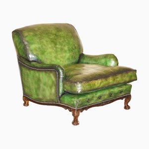 Grüner viktorianischer Ledersessel mit Krallen & Kugelbeinen von Howard & Sons