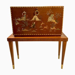 Mueble bar Mid-Century de madera y latón al estilo de Paolo Buffa, Italia, años 50