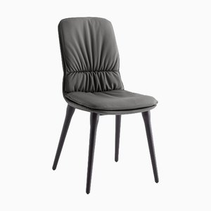 Silla Coco de cuero antracita y roble oscuro de Morica Design