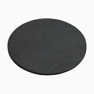 Plato decorativo mixto de madera negra y cemento de Dennis Kaiser