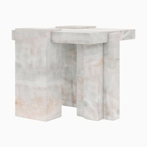 Mesa auxiliar Auguste Piece 02 de edición limitada de ónix en blanco de Tristan Montabord-Marc