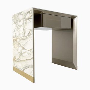 Hoher Phantom 60 Goldsnow Lack & Calacatta Oro Nachttisch von Casa Casati