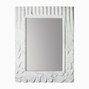 Skulpturaler Spiegel aus Carrara Marmor von Atelier Terrai