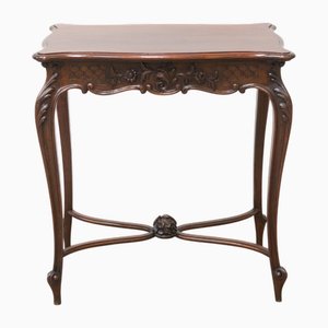 Louis XV Couchtisch aus Nussholz