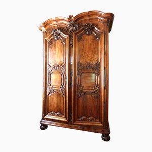 Armoire Lyonnaise du 18ème Siècle en Noyer