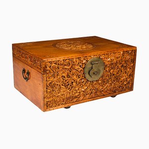 Table Basse Antique en Bois de Camphrier, Chine, 1800s