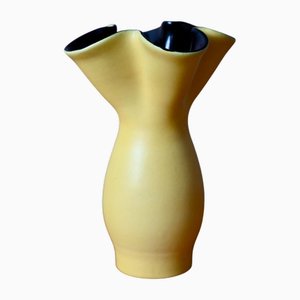 Zweifarbige Vintage Vase in Gelb & Schwarz von Fernand Elchinger, 1950er