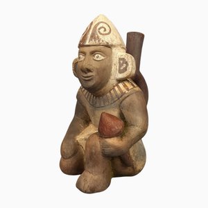 Statua in terracotta del guerriero inginocchiato, Moche Perù, XX secolo