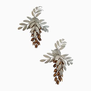 Lámparas de pared Wisteria en blanco y dorado de Hans Kögl, años 50. Juego de 2