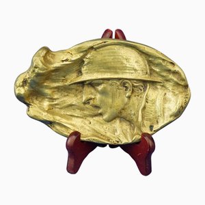 Vintage Plaque Aschenbecher aus vergoldeter Bronze mit Basrelief Soldat von Joseph Zomers, 1920er