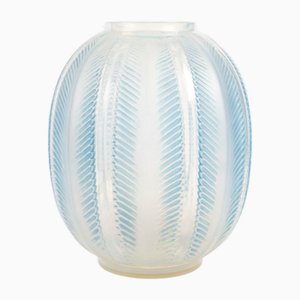 Vaso Biskra opalescente di René Lalique, 1932