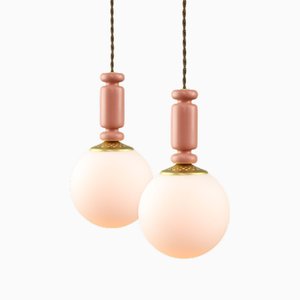 Lampade a sospensione Mid-Century in ottone e vetro opalino, Italia, set di 2