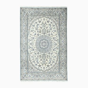 Tapis Oriental Fine avec Teneur en Soie et Médaillon Classique
