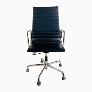 Sedia da ufficio EA 119 di Charles & Ray Eames per Vitra