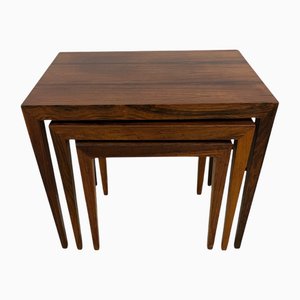 Tavolini ad incastro Mid-Century moderni di Severin Hansen per Haslev Møbelsnedkeri, Danimarca, anni '60, set di 3