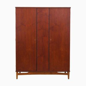 Dänischer Kleiderschrank aus Teak, 1960er