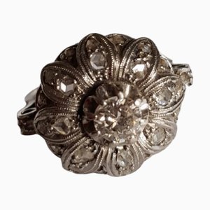 Edwardian Floral Halo Diamond Ring in Platinum, 1910s