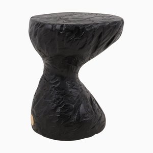 Rustikaler Skulpturaler Beistelltisch aus Burnt Black Oak von Logniture