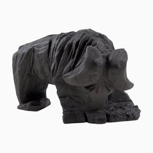 Escultura de toro Taurus de roble quemado con motosierra de Logniture