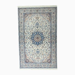 Hand-Knotted Nain 9la Oriental Rug with Silk Content
