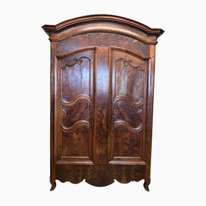 Französischer Kleiderschrank aus Nussholz, 1800er