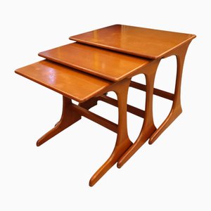 Tavolini ad incastro in teak di Kofod Larsen per G Plan, Inghilterra, anni '60, set di 3