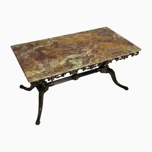 Französischer Mid-Century Couchtisch mit Marmorplatte und verziertem Gestell aus Bronze, 1950er