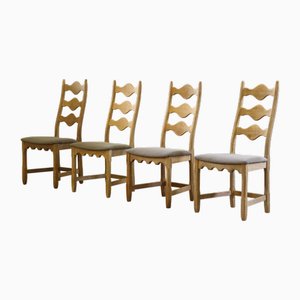 Brutalistische Vintage Dänische Ladderback Stühle aus roher Eiche im Stil von Henning Kjærnulf, 1960er, 4er Set
